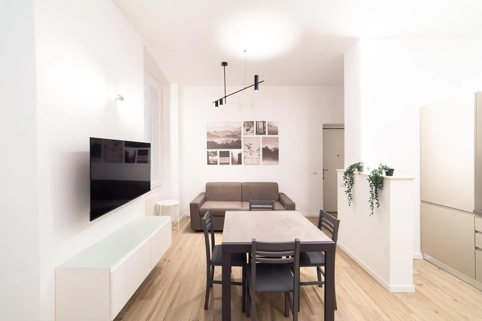 Hbhall Porta Romana Suite Milan 0*,  Italy
